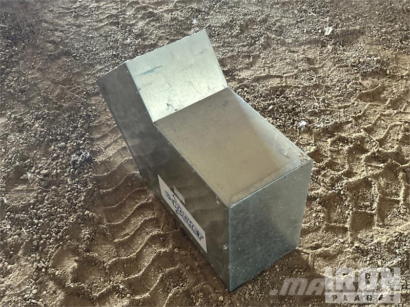  Rocket 9 in x 14 in Elbow Aeration Ducting (Unused Ostale poljoprivredne mašine