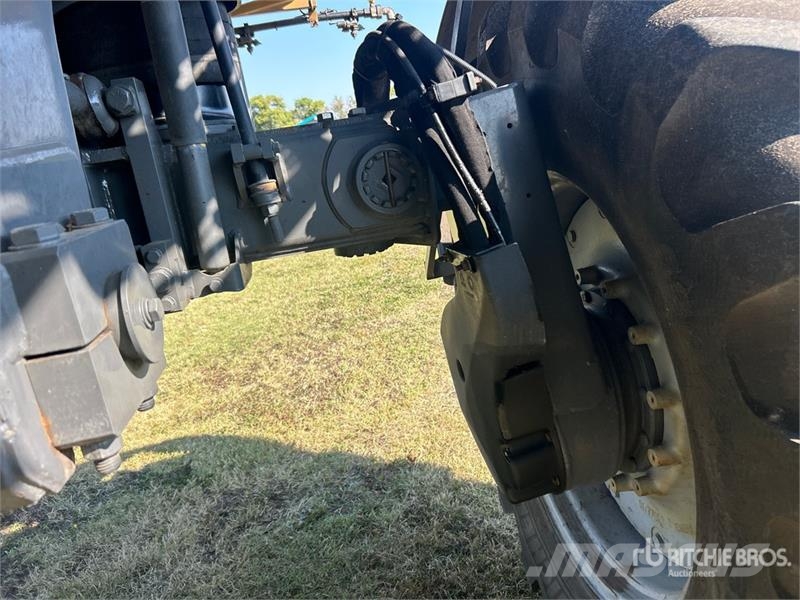 RoGator RG900 120 ft 4x4 High Clearance Floater Self-Prope Selbstfahrende Sprühgeräte