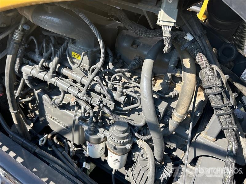 RoGator RG900 120 ft 4x4 High Clearance Floater Self-Prope Selbstfahrende Sprühgeräte