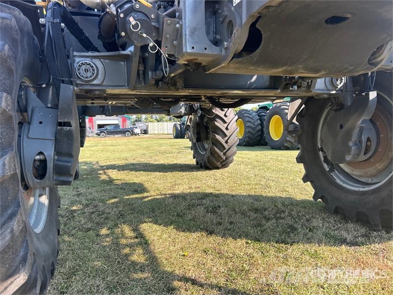 RoGator RG900 120 ft 4x4 High Clearance Floater Self-Prope Selbstfahrende Sprühgeräte