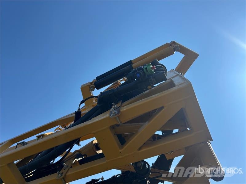 RoGator RG900 120 ft 4x4 High Clearance Floater Self-Prope Selbstfahrende Sprühgeräte
