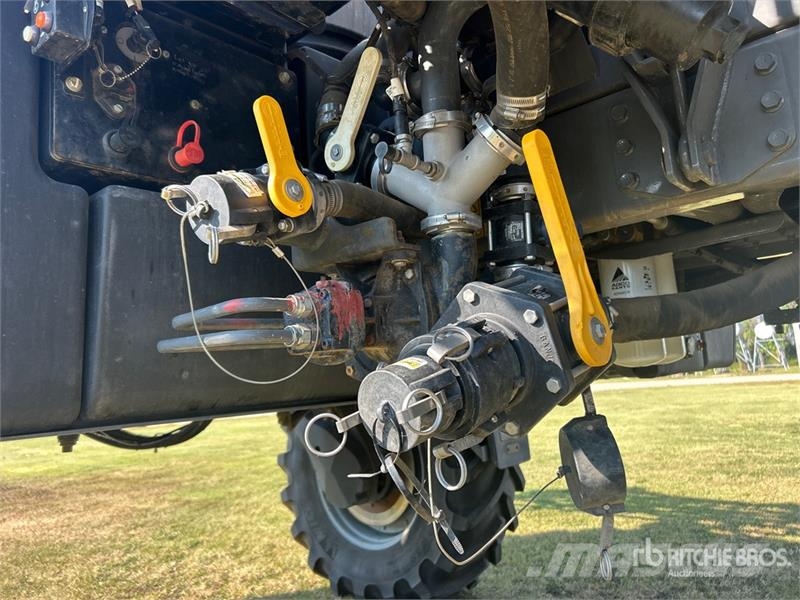 RoGator RG900 120 ft 4x4 High Clearance Floater Self-Prope Selbstfahrende Sprühgeräte