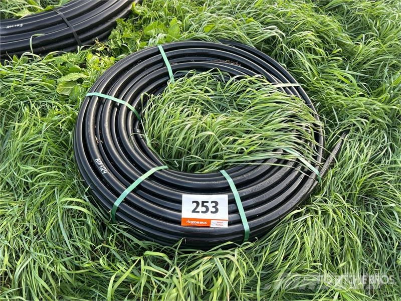  Roll of 1 1/4 in Utility Hose Drugi deli