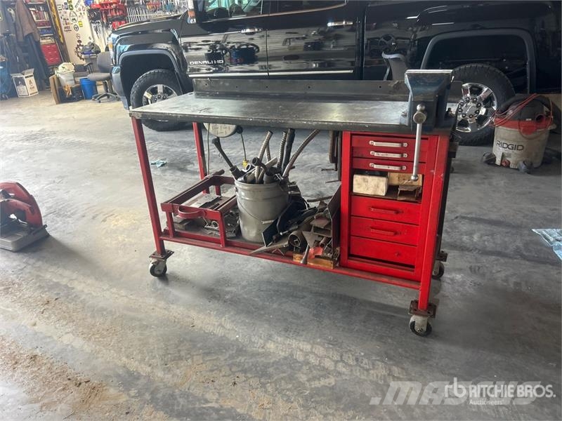 Rolling Shop Workbench w/ Bench Vise & Tools مكونات أخرى