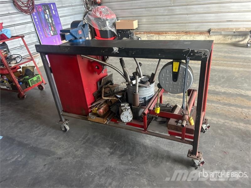 Rolling Shop Workbench w/ Bench Vise & Tools مكونات أخرى