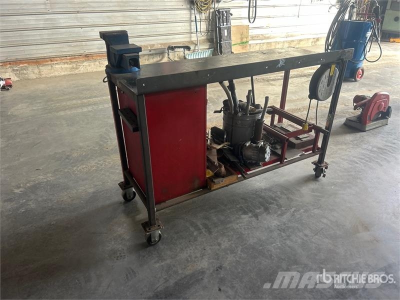 Rolling Shop Workbench w/ Bench Vise & Tools مكونات أخرى