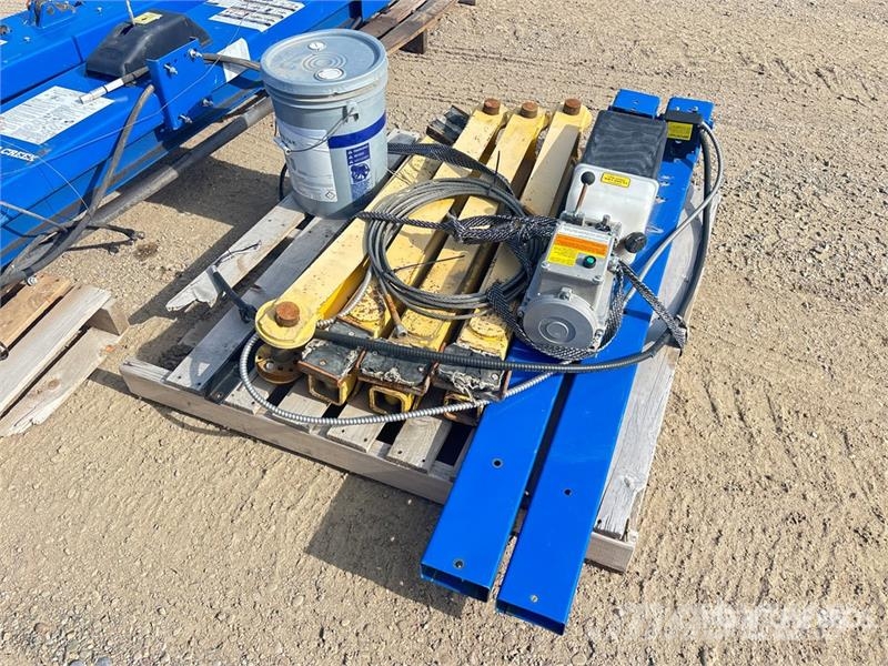 Rotary SP012N710 2 Post 12000 lb Vehicle Lift Utilaje construcții - Altele