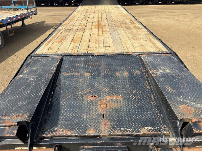 Roughneck 30 ft T/A Gooseneck Equipment Trailer Ремаркета за превоз на автомобили