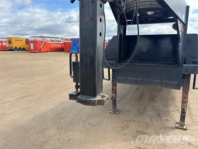 Roughneck 30 ft T/A Gooseneck Equipment Trailer Ремаркета за превоз на автомобили