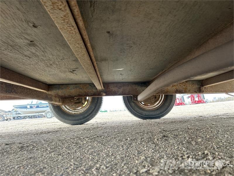 Royal 15 ft T/A Enclosed Trailer Prikolice sa sandukom