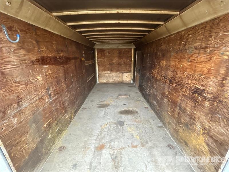 Royal 15 ft T/A Enclosed Trailer Prikolice sa sandukom