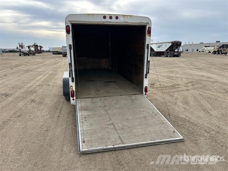 Royal 15 ft T/A Enclosed Trailer Prikolice sa sandukom
