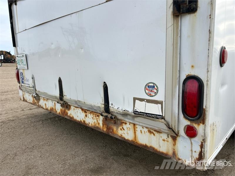 Royal 15 ft T/A Enclosed Trailer Prikolice sa sandukom