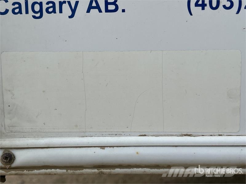 Royal 15 ft T/A Enclosed Trailer Prikolice sa sandukom