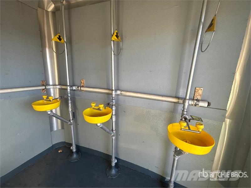 Royal Cargo 17 ft T/A Emergency Shower Unit Enclosed Tra Van Body Trailers