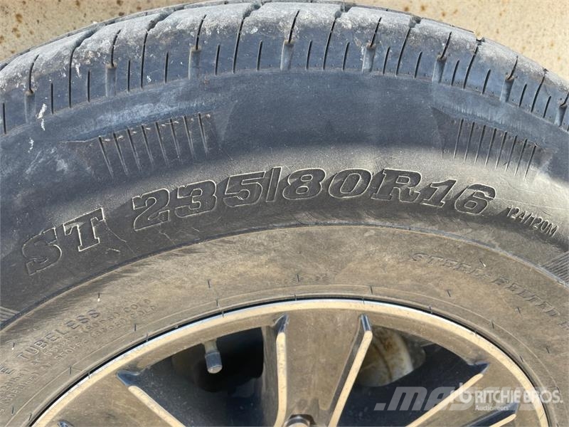 Royal Cargo CHT70-816F-78 17 ft T/A Enclosed Trailer مقطورات ذات هيكل صندوقي
