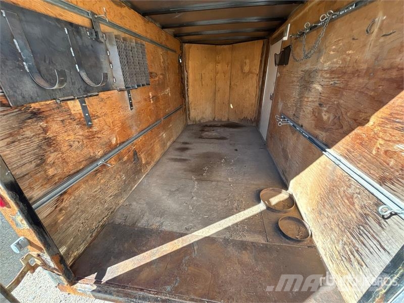Royal Cargo XRCHT3561472 T/A 13 ft 6 in Enclosed Trailer Furgoonhaagised