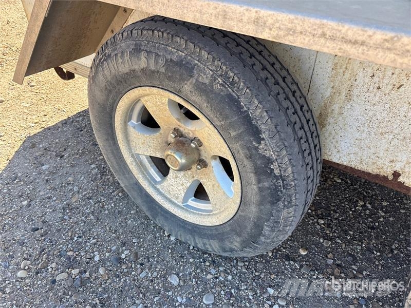 Royal Cargo XRCHT3561472 T/A 13 ft 6 in Enclosed Trailer Furgoonhaagised