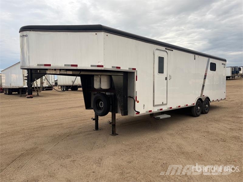 Royal CGT70 26 ft T/A Gooseneck Enclosed Trailer مقطورات ذات هيكل صندوقي