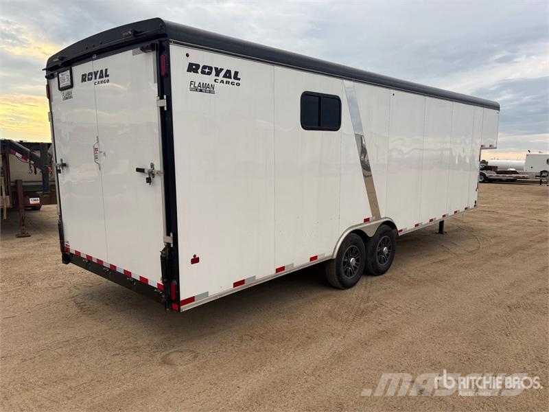 Royal CGT70 26 ft T/A Gooseneck Enclosed Trailer مقطورات ذات هيكل صندوقي
