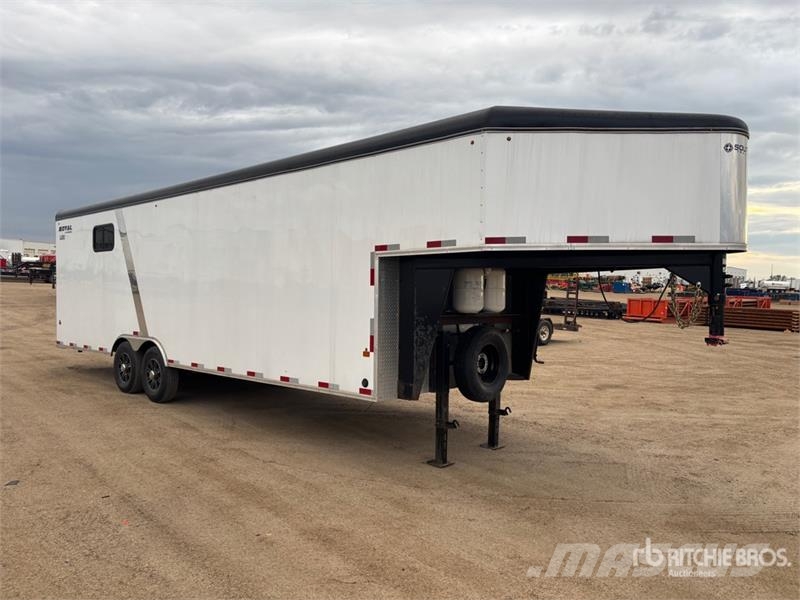 Royal CGT70 26 ft T/A Gooseneck Enclosed Trailer مقطورات ذات هيكل صندوقي