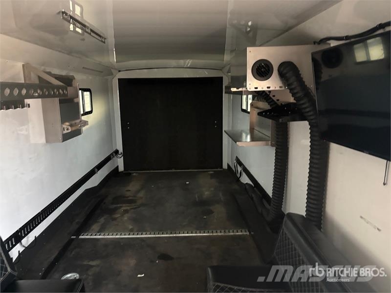 Royal CGT70 26 ft T/A Gooseneck Enclosed Trailer مقطورات ذات هيكل صندوقي