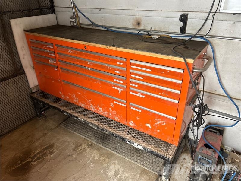 Royal Trailer 24 ft Tri/A Gooseneck Mud Mixing Enclosed Box Trailers