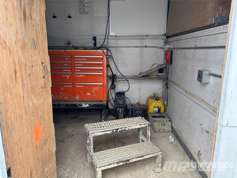 Royal Trailer 24 ft Tri/A Gooseneck Mud Mixing Enclosed Box Trailers