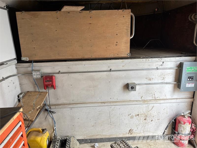 Royal Trailer 24 ft Tri/A Gooseneck Mud Mixing Enclosed Box Trailers