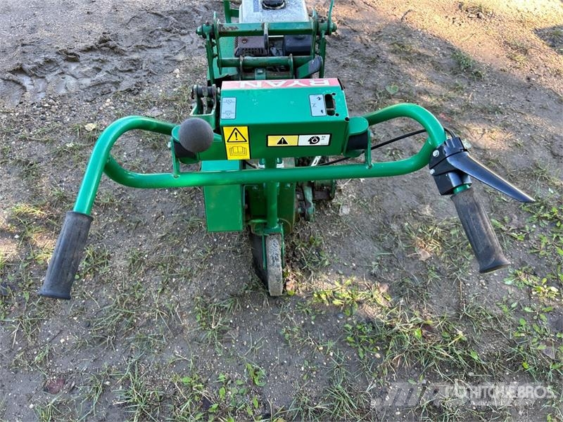 Ryan 544945 Walk-Behind Sod Harvester Ostale industrijske mašine