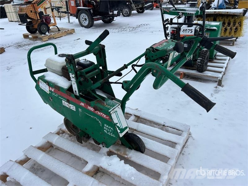 Ryan Jr 12in Sod Cutter ماكينات زراعية - غير ذلك
