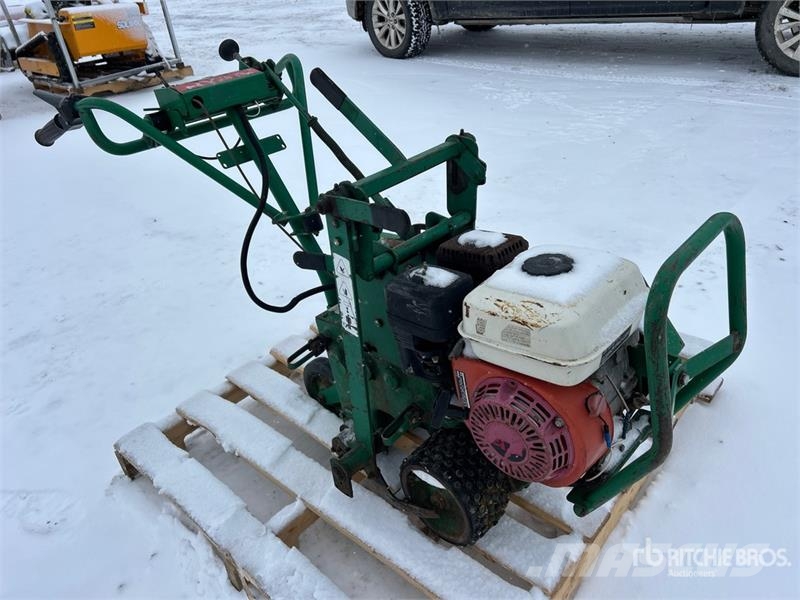 Ryan Jr 12in Sod Cutter ماكينات زراعية - غير ذلك