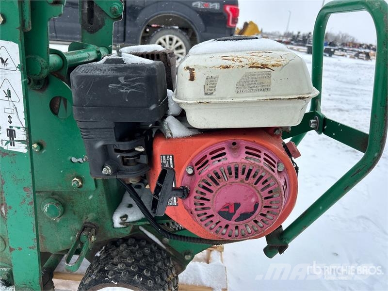 Ryan Jr 12in Sod Cutter ماكينات زراعية - غير ذلك