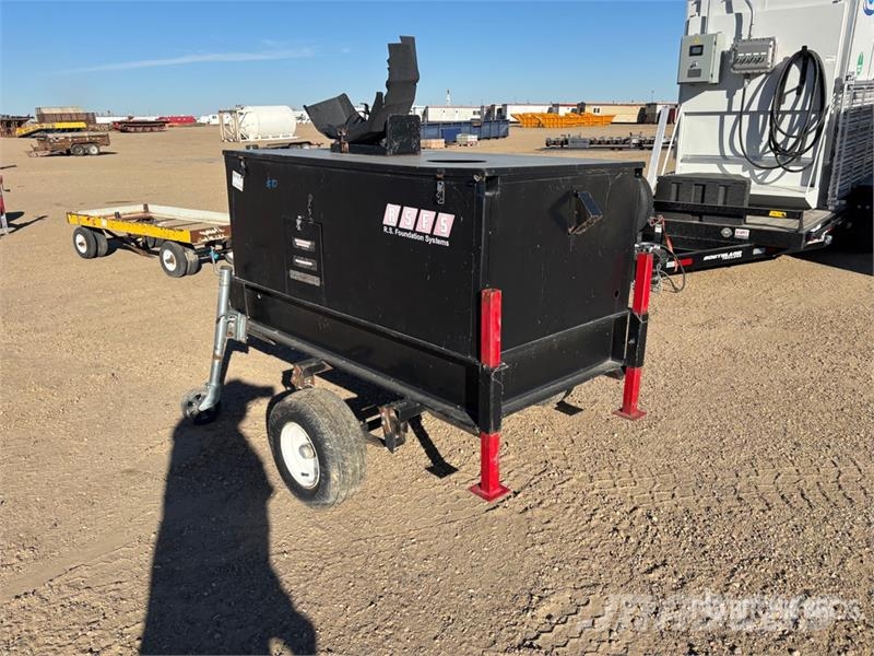 S/A 40 in x 70 in Enclosed Trailer Remorque Fourgon