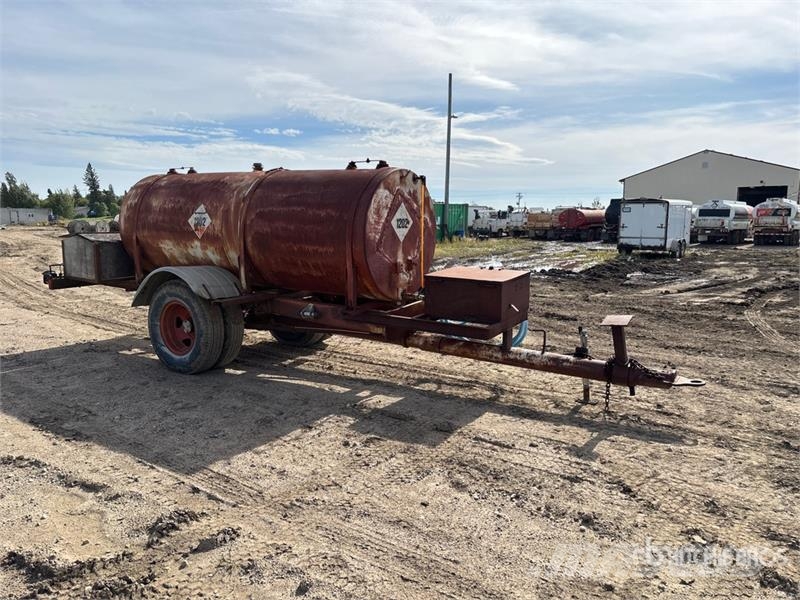  S/A Custom Built Fuel Trailer Tartályos pótkocsik