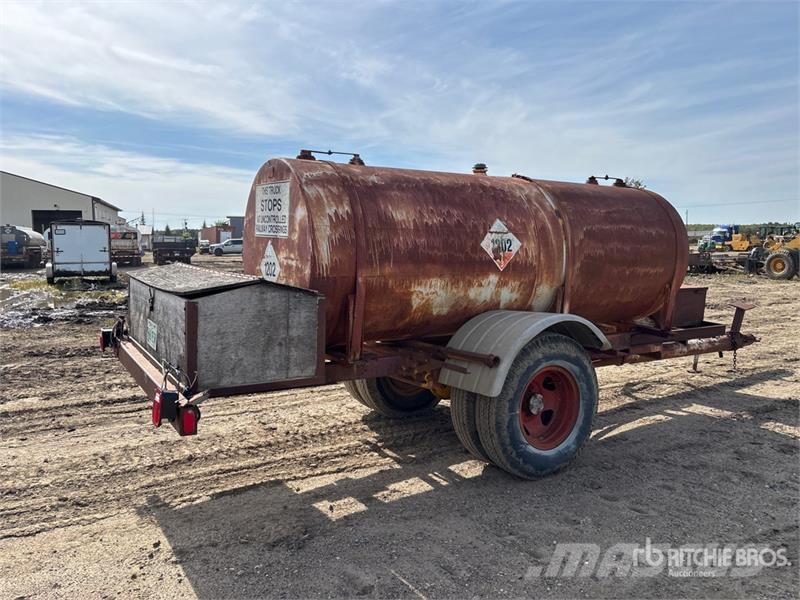  S/A Custom Built Fuel Trailer Tartályos pótkocsik
