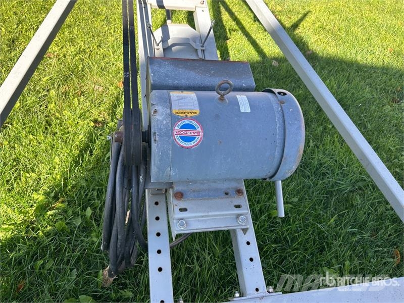  Sakundiak HD7-1600 7 in x 53 ft Grain Auger Transportēšanas aprīkojums