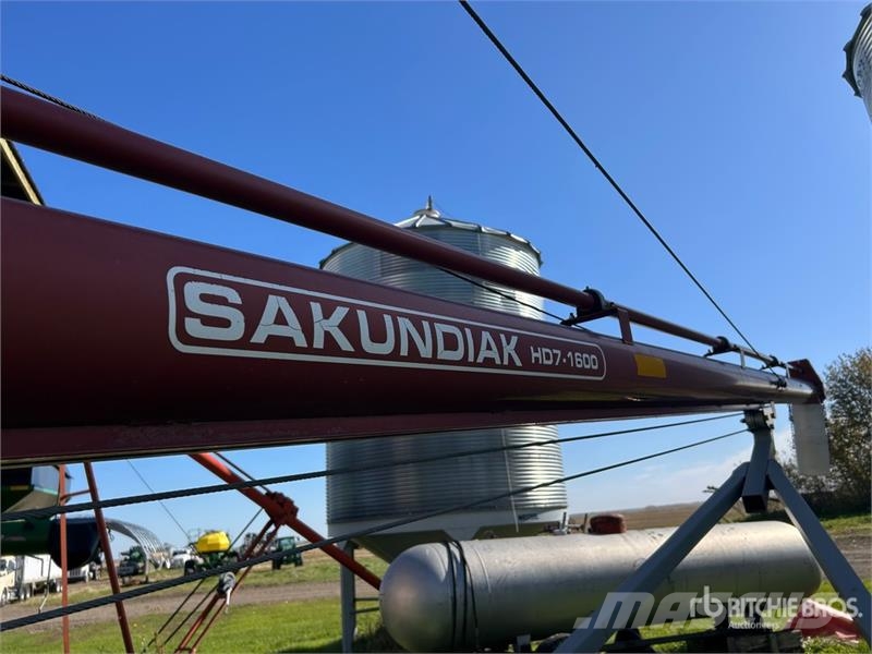  Sakundiak HD7-1600 7 in x 53 ft Grain Auger Transportēšanas aprīkojums