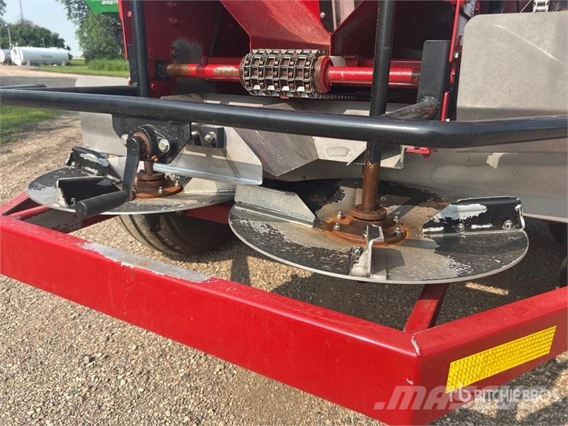 Salford BBI Trooper 8 ft T/A Fertilizer Spreader Pulverizadoras de fertilizante