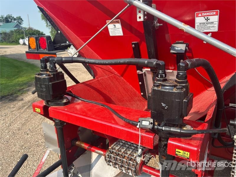 Salford BBI Trooper 8 ft T/A Fertilizer Spreader Flüssigdüngerstreuer