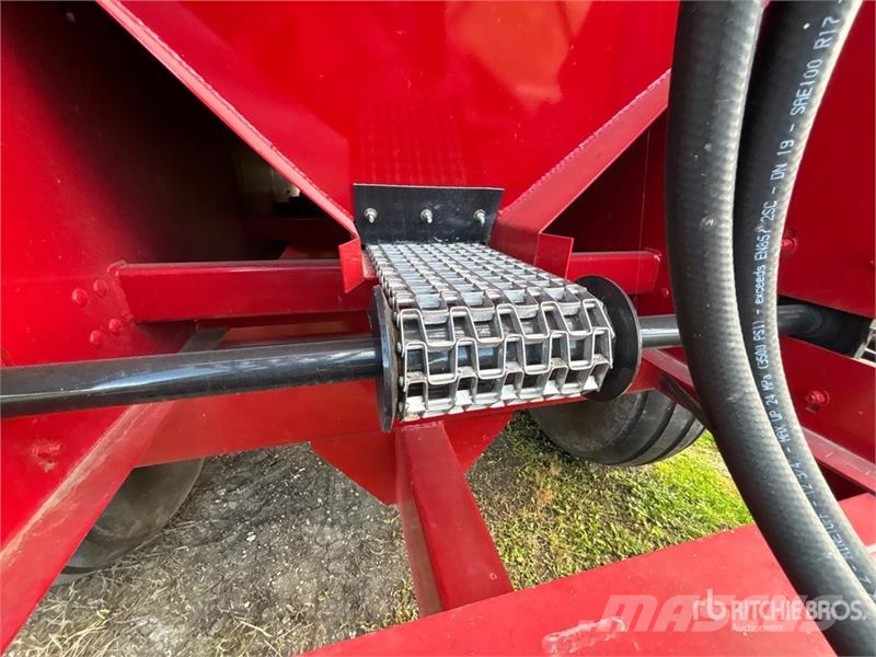 Salford BBI Trooper 80 ft T/A Fertilizer Spreader Самоходные опрыскиватели