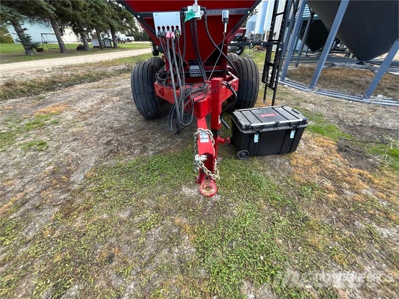 Salford BBI Trooper 80 ft T/A Fertilizer Spreader Самоходные опрыскиватели