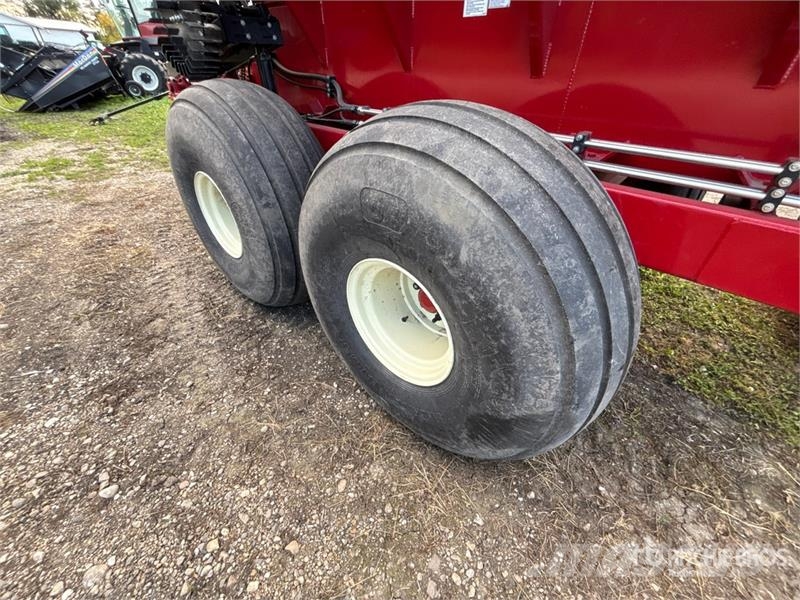 Salford BBI Trooper 80 ft T/A Fertilizer Spreader Самоходные опрыскиватели