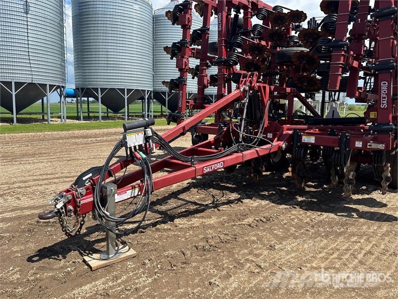 Salford I2150 50 ft Vertical Disc Disc harrows