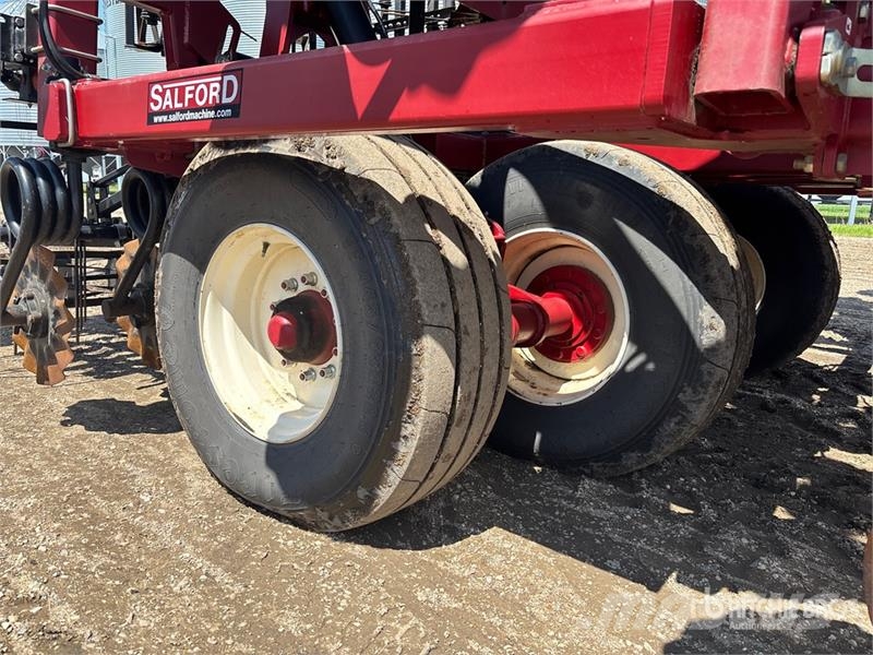 Salford I2150 50 ft Vertical Disc Disc harrows
