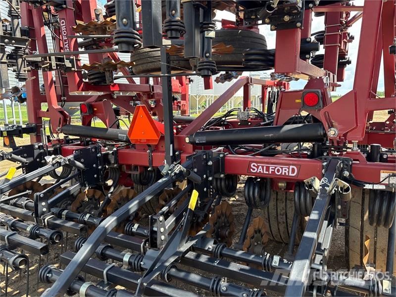 Salford I2150 50 ft Vertical Disc Disc harrows