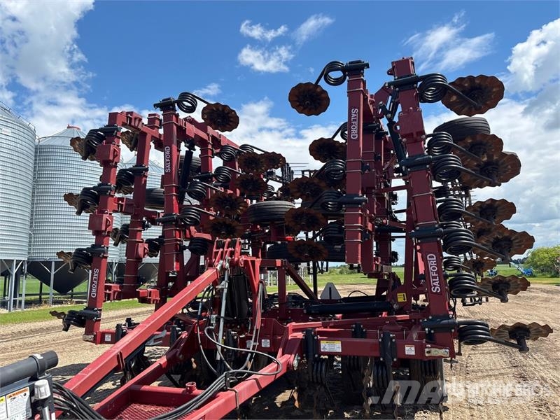 Salford I2150 50 ft Vertical Disc Disc harrows