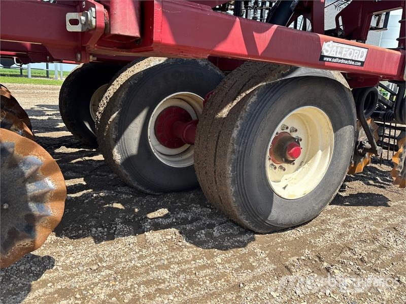 Salford I2150 50 ft Vertical Disc Disc harrows