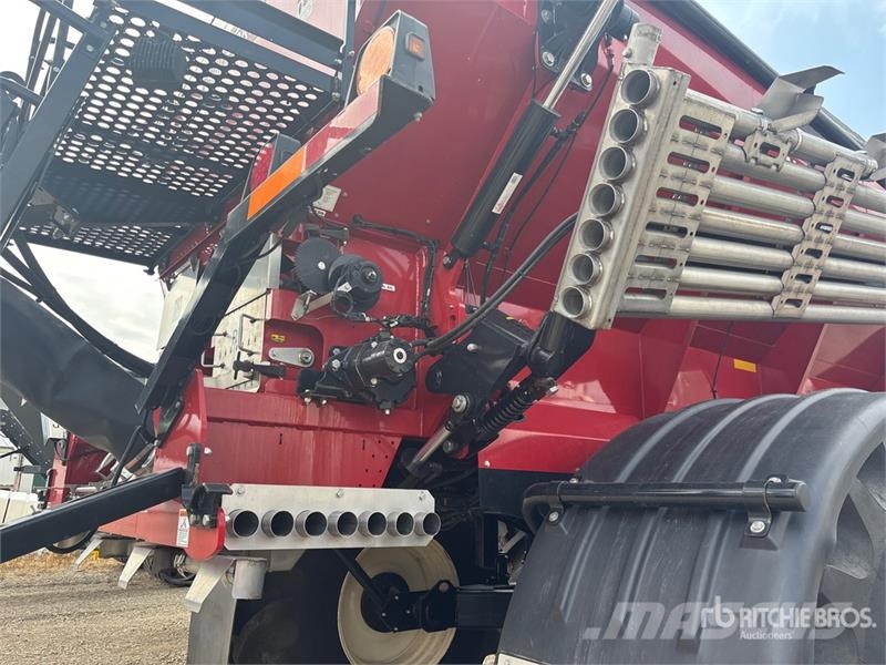Salford Valmar 9620 72 ft T/A Fertilizer Spreader معدات رش أسمدة