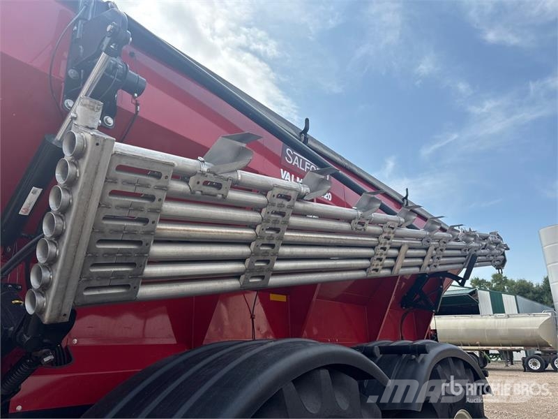 Salford Valmar 9620 72 ft T/A Fertilizer Spreader معدات رش أسمدة